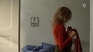 Anke Engelke, Petra Schmidt-Schaller nackte - Tödliche Geheimnisse - Das Versprechen (2020)