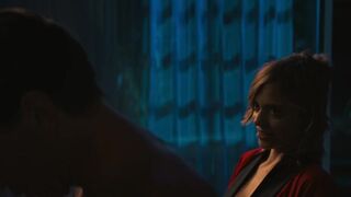 Chelsea Edmundson sexy, Jennifer Schwary hot, Gretchen Mol ⭐ American Gigolo s01e01 (2022)