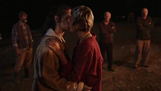 Bebe Sesitashvili, Megi Kobaladze - Wet Sand (2021) Erotic Episodes