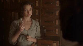 Margot Robbie hot, Anya Taylor-Joy sexy ⭐ Amsterdam (2022) Adult Scenes