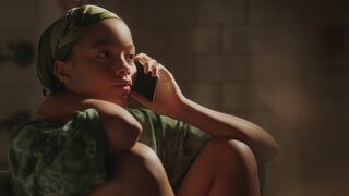 Emily Alyn Lind, Whitney Peak Sexy ⭐ Gossip Girl s01e01 (2021)