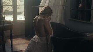 Kelly Reilly topless, Roxane Duran nude – The Cursed (2021)