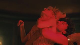 Naked on Stage Public Performance Sex Scene ⭐ Naemi Florez, Amy Benkenstein nude sex ⭐ Das Haus der Träume  (2022)