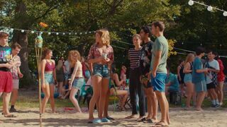 Lea van Acken, Lisa-Marie Koroll hot ⭐ Abikalypse (2019)