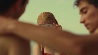 Lesbian Scenes ⭐ Giannina Fruttero sexy, Meritxell Calvo, Carla Linares hot ⭐ Smiley  (2022) s01-e04-07