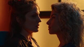Lesbian Scenes ⭐ Giannina Fruttero sexy, Meritxell Calvo, Carla Linares hot ⭐ Smiley  (2022) s01-e04-07