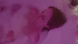 Auréliane Camps nudity - Gestation S (2020)