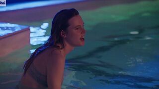 Juju Di Domenico hot - Blackout s01e04 (2023)