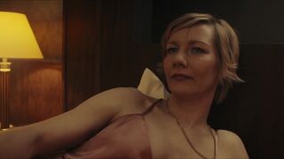 Pheline Roggan sexy, Sandra Hüller hot - Das schwarze Quadrat (2021)
