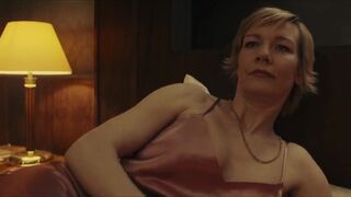 Pheline Roggan sexy, Sandra Hüller hot - Das schwarze Quadrat (2021)