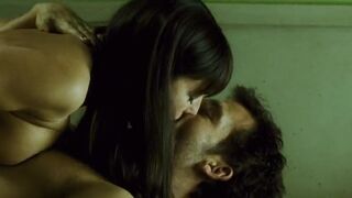 Celebs Nude Scenes ⭐ Monica Bellucci, Ramona Pringle nude ⭐ Shoot 'Em Up (2007)