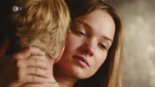 Rieke Seja nude, Maria Simon, Janina Elkin, Julia Beautx nude ⭐ Gestern waren wir noch Kinder (2022)