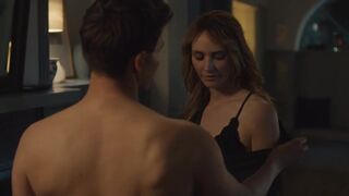 Bracha van Doesburgh nude, Elise Schaap hot ⭐ Faithfully Yours (2022)