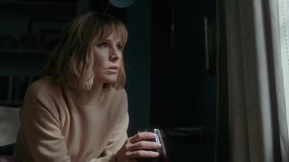 Kristen Bell sex, Shelley Hennig hot ⭐ The Woman in the House Across the Street (2022)