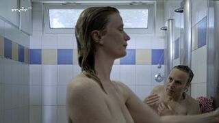 Eva Löbau, Nele Kießling nackte ⭐ Fredda Meyer (2021)