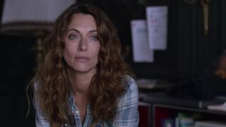Lesbian Scene ⭐ Natacha Lindinger, Barbara Cabrita hot ⭐ Sam s06e04 (2021)