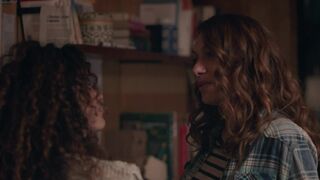 Lesbian Scene ⭐ Natacha Lindinger, Barbara Cabrita hot ⭐ Sam s06e04 (2021)