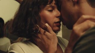 Bathroom Sex Scene Amina Smaïl hot, Soraïa Scicchitano nude ⭐ Bitter Sugar (2021)