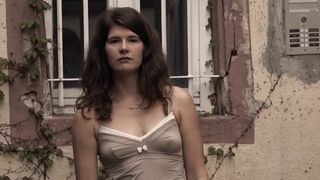 Marie Wuillème Hot ⭐ Un peignoir pour deux (2021)