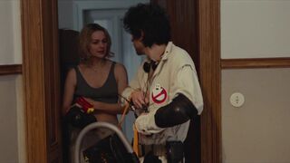 Henriette Confurius, Luise Heyer nackte - Generation Beziehungsunfähig (2021)