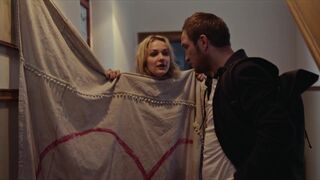 Henriette Confurius, Luise Heyer nackte - Generation Beziehungsunfähig (2021)