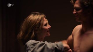 Svenja Jung, Luise Befort ⭐ The Palace (Der Palast) s01e01-06 (2022)