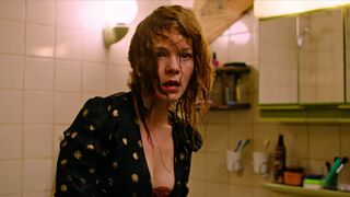 Angelina Hantsch nude - Wir Kinder vom Bahnhof Zoo s01e02 (2021)
