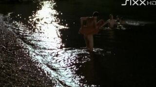 Janina Elkin, Nikola Kastner nudity ⭐ Kussen verboten, baggern erlaubt (2003)