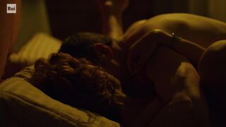 Vanessa Scalera sex short scene ⭐ Imma Tataranni sostituto procuratore (2022) s02e08
