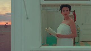 Bathroom Celebs Nudity Scene | Scarlett Johansson nude, Katy Heffernan-Smith naked - Asteroid City (2023)