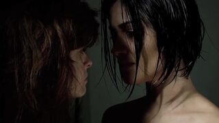 Lesbian Scenes ⭐ Gabriela Vergani naked, Dani Dams nude ⭐ Ontem (2010)