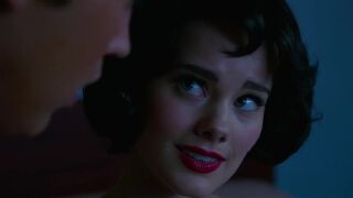 Elizabeth Cullen sexy, Olivia DeJonge hot ⭐ Elvis (2022)