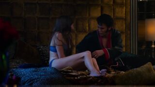 Elizabeth Cullen sexy, Olivia DeJonge hot ⭐ Elvis (2022)