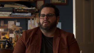 Isla Fisher sexy ⭐ Wolf Like Me (2022)