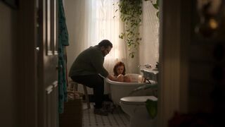 Isla Fisher sexy ⭐ Wolf Like Me (2022)