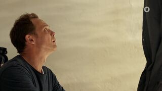 Dagny Dewath, Emily Cox hot ⭐ Hartwig Seeler - Ein neues Leben (2021)