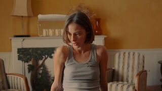 Sex Scene Marion Barbeau nude ⭐ En corps (2022)