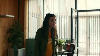 Helen Woigk nude scene - Frau Jordan stellt gleich s01e08 (2019)