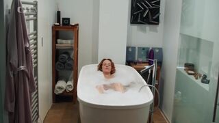 Binding and public nudity scene Petra Hrebickova hot | Pozadi udalosti (2022)