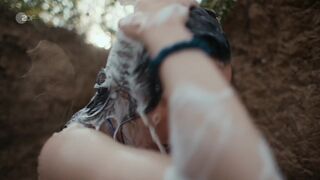 Laura Balzer sexy ⭐ Zwischen uns die Nacht (2023)