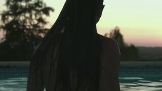 Clara Ponsot sexy ⭐ Les premices (2020)