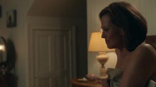 Sigourney Weaver naked, Morena Baccarin ⭐ The Good House (2021)