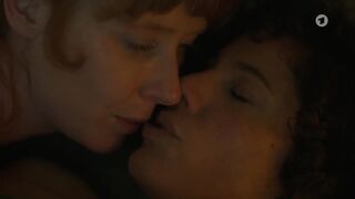 Lesbian hot scene ⭐ Jasmin Gerat, Sarah Bauerett sexy ⭐ Der Kroatien-Krimi (2023)