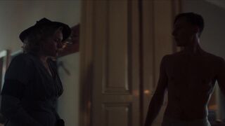 Lara Mandoki nude, Diana Dulinková nackte ⭐ Das Shoe s04e02e05 (2023)