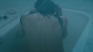 Alba Gaïa Bellugi nude - La fille qu'on appelle (2023)