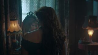 Julie De Bona hot sex scene ⭐ Les Combattantes s01e01-03 (2022)