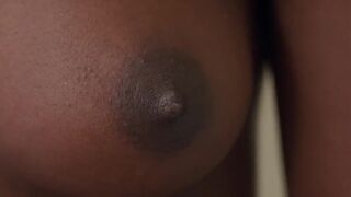 Manda Touré topless ⭐ Aïssa (2014)