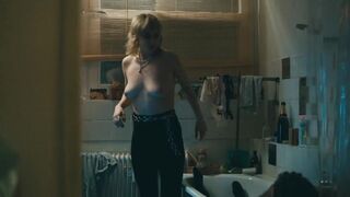 Caro Cult nude, Nina Gummich nackte ⭐ Für Jojo (2022)