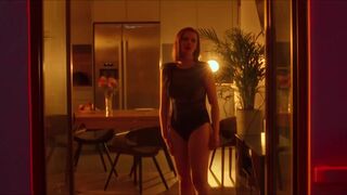 A short bathroom nudity scene ⭐ Agata Posnik ⭐ Unlawful Temptations (2022)