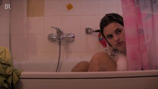 Amira Demirkiran hot ⭐ Selina (2021)